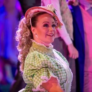 Meet your Posher, Elise